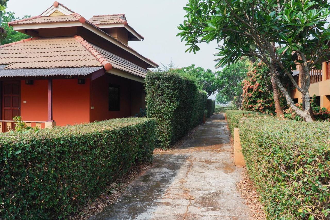 Oyo 758 Phufatara Resort Ban Mae Khachan Экстерьер фото