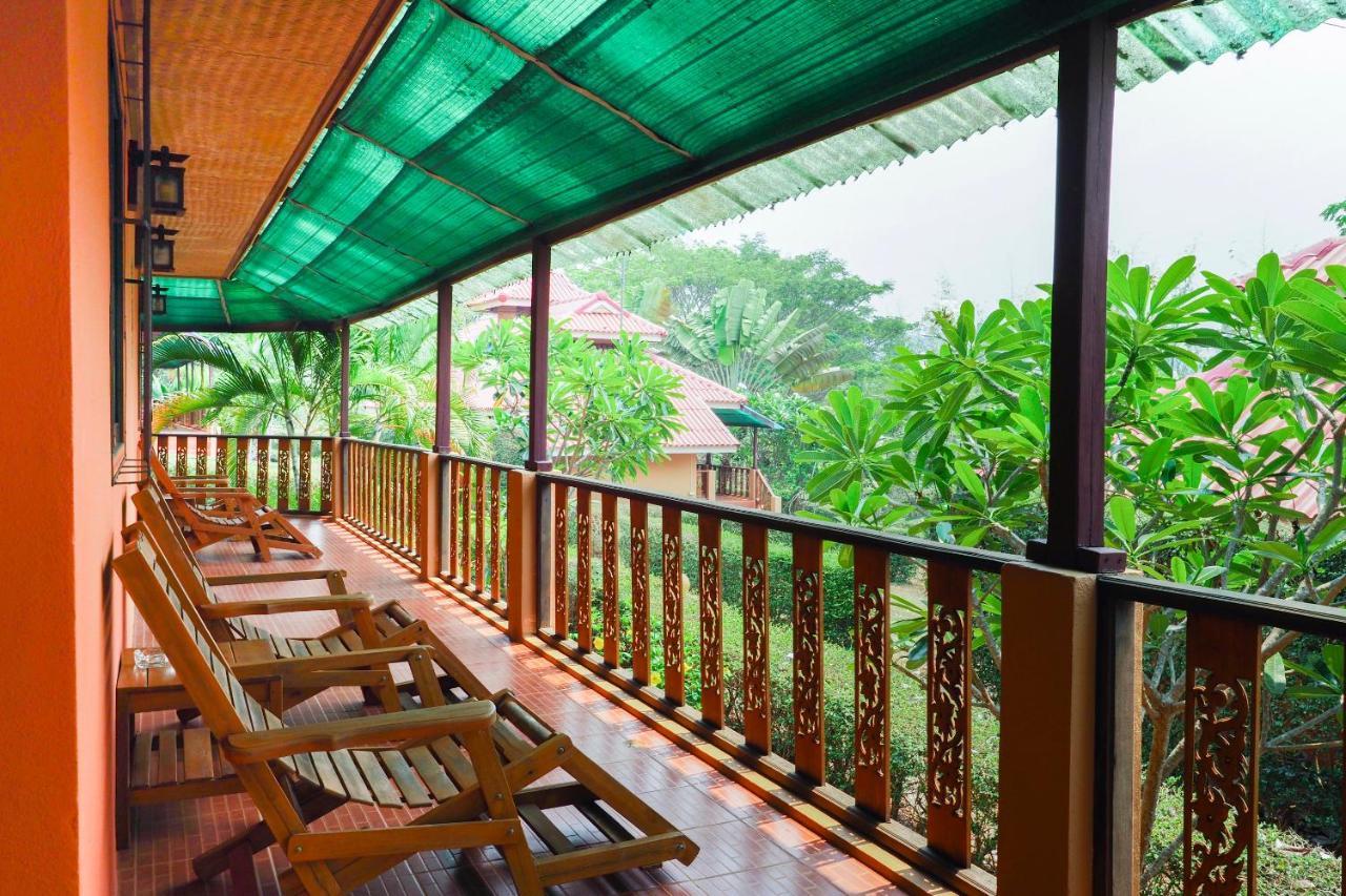 Oyo 758 Phufatara Resort Ban Mae Khachan Экстерьер фото